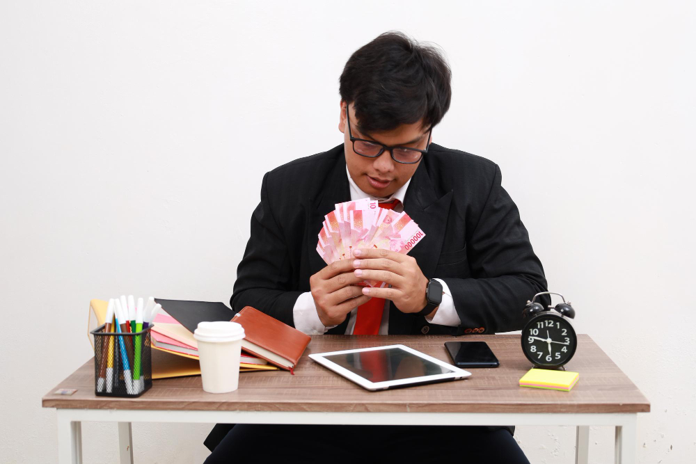 Kerja Sampai Keringat Kering, Eh Gajinya Pending